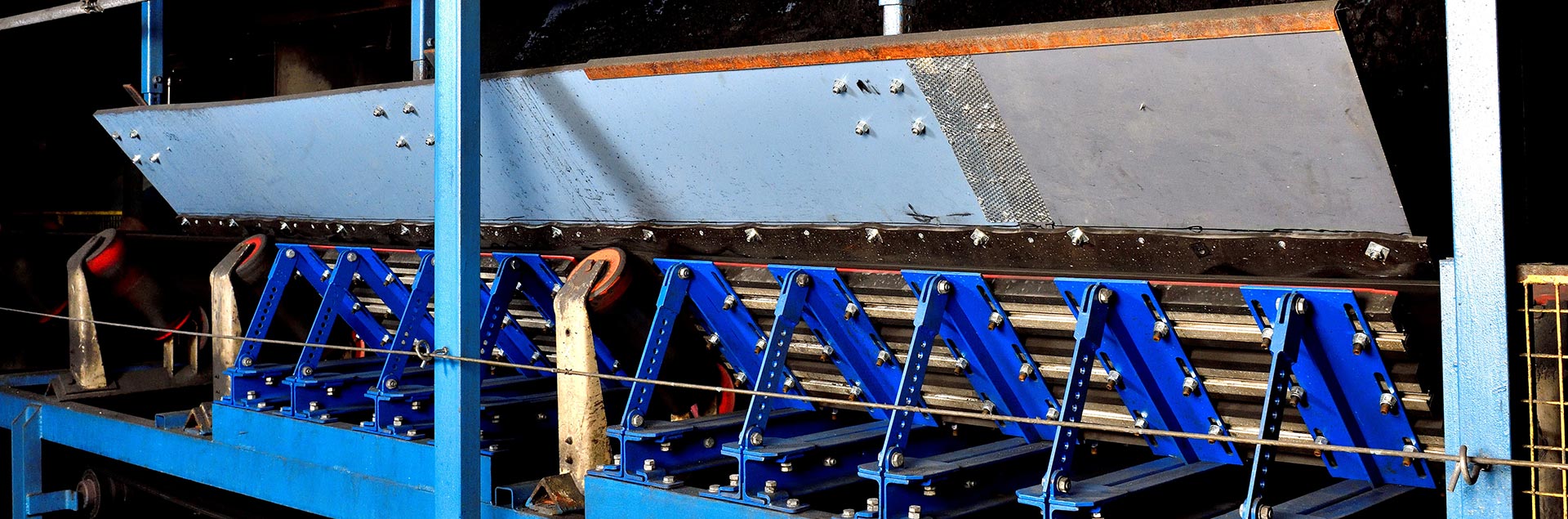 Conveyor loading systems