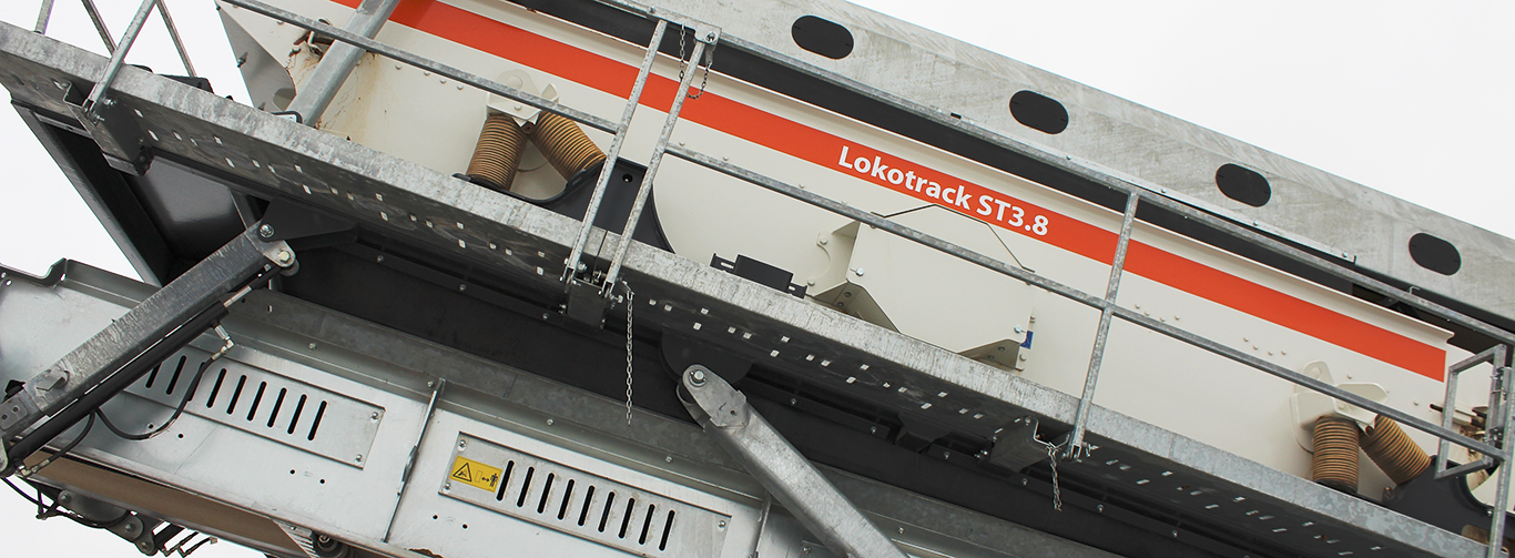 A closeup of the side of Lokotrack® ST3.8™ mobile screen.