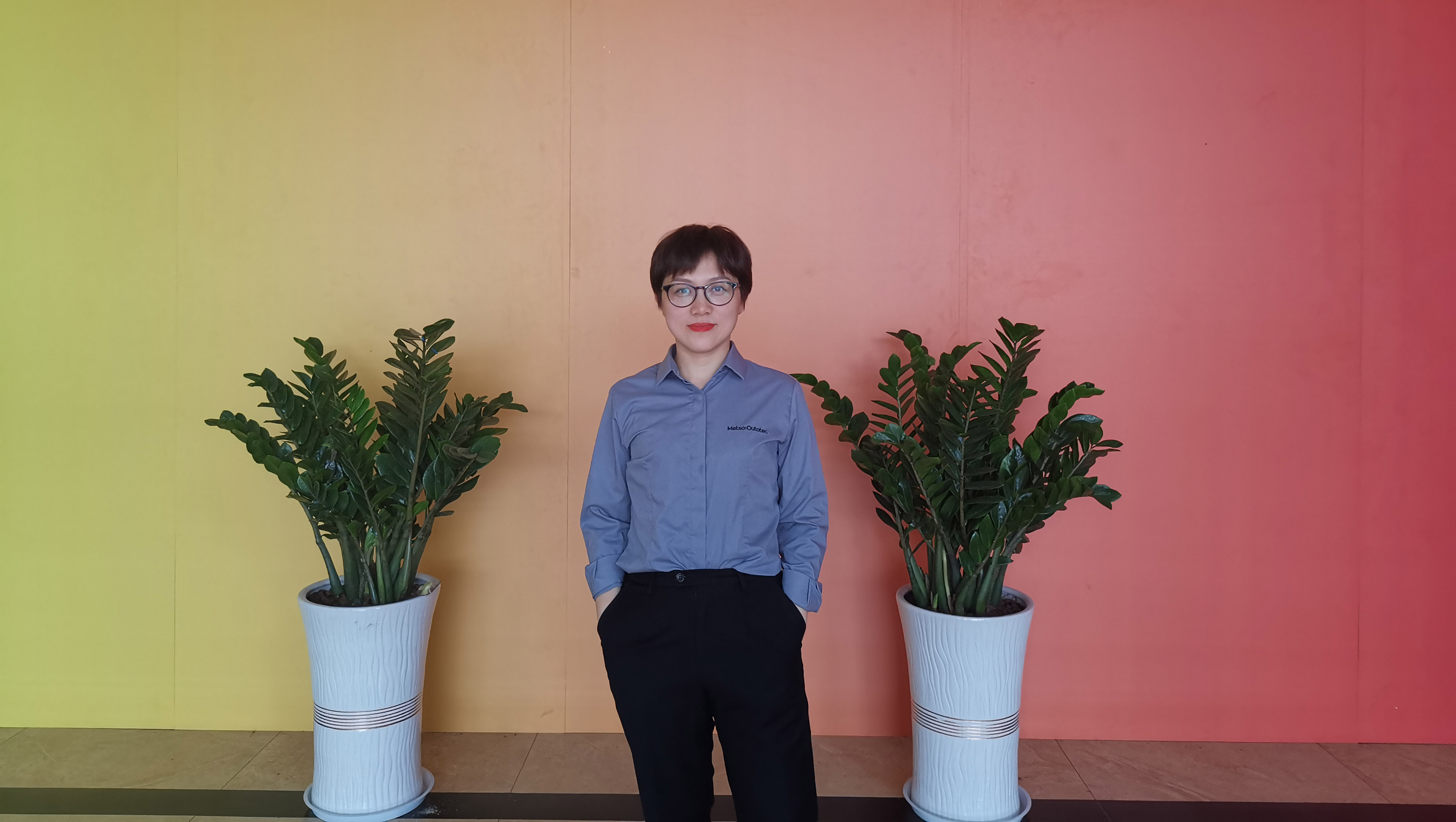 Helen Wu works as a Focused Foundry Manager for Metso Outotec in Quzhou Foundry in China