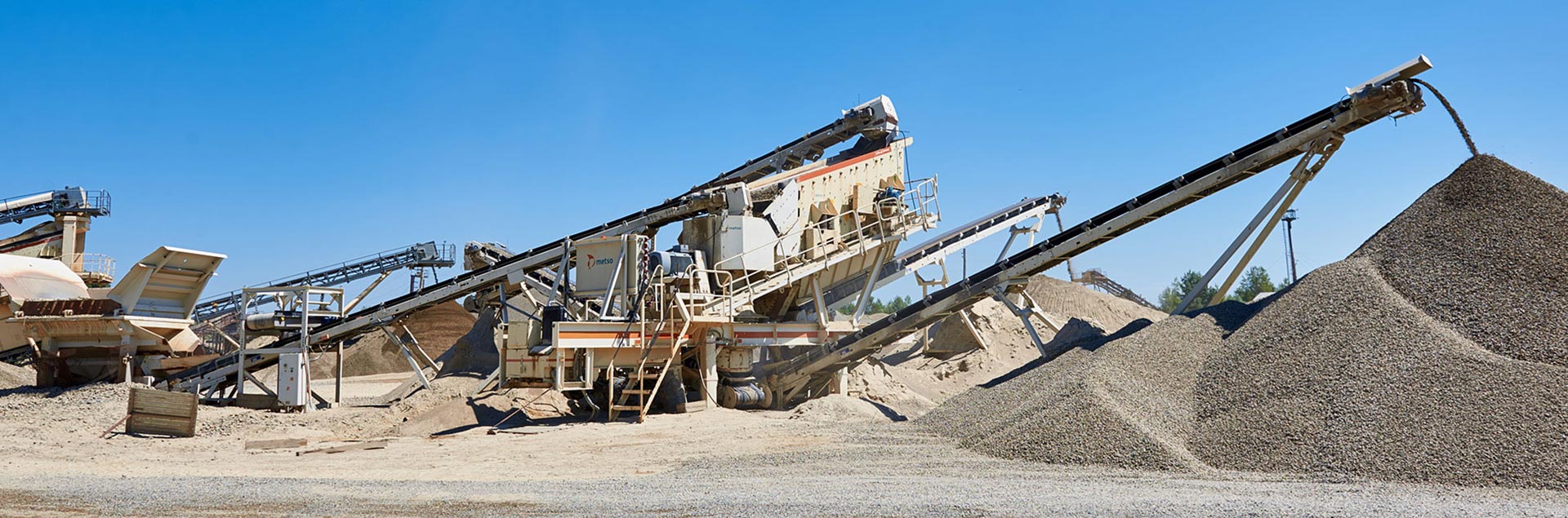 NW™ Series portable crushers are wheel-mounted crushing equipment, which can be tailored to meet specific operational requirements.